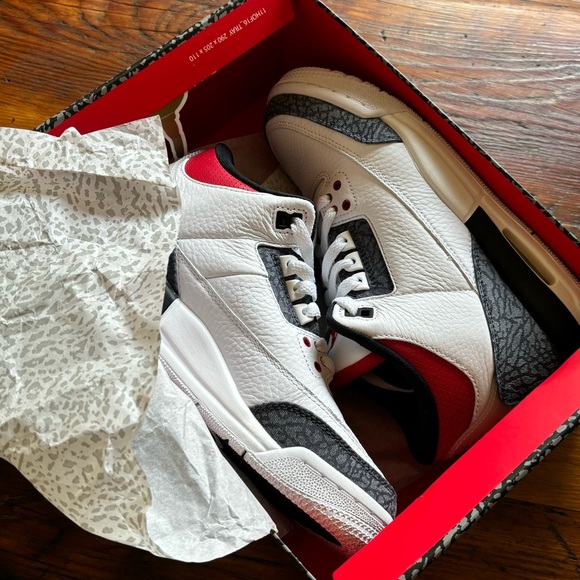 Air Jordan 3 Retro Denim SE 'Fire Red' CZ6634-100. Size 6 youth - 7 women’s - Picture 7 of 9